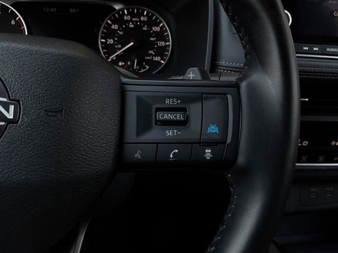 Used 2025 Nissan Rogue SV FWD image 37