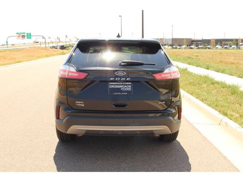 Used 2021 Ford Edge SEL w/ Convenience Package image 4