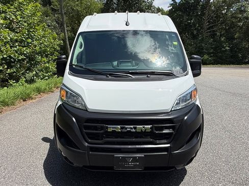 Used 2025 RAM ProMaster 2500 w/ Convenience Group FWD image 3