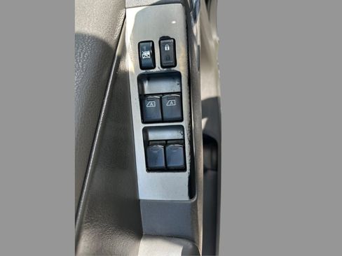 Used 2012 Nissan Pathfinder Silver AWD/4WD image 34
