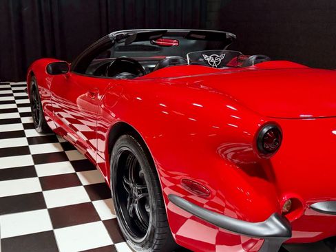 Used 1999 Chevrolet Corvette Convertible w/ Memory Pkg RWD image 33