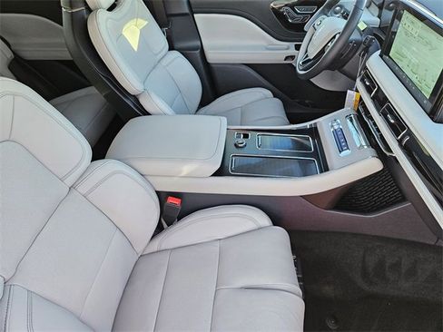 New 2026 Lincoln Aviator Reserve image 13