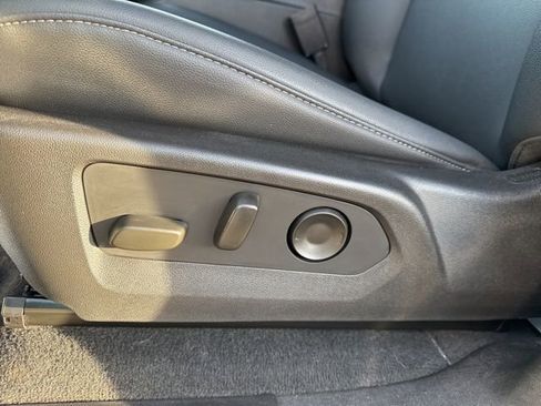 Used 2024 GMC Canyon Elevation w/ Elevation Premium Package image 11