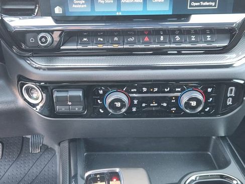 Used 2023 Chevrolet Silverado 1500 ZR2 image 17