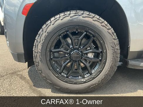 Used 2021 GMC Yukon SLE AWD/4WD image 2