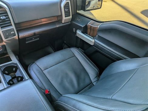 Used 2017 Ford F150 Lariat image 17