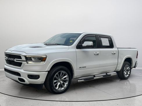 Used 2019 RAM 1500 Laramie AWD/4WD image 5