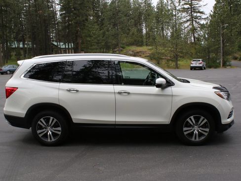 Used 2018 Honda Pilot Elite image 41