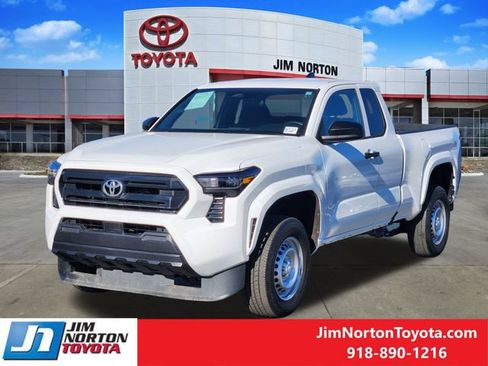 Used 2025 Toyota Tacoma SR RWD image 3