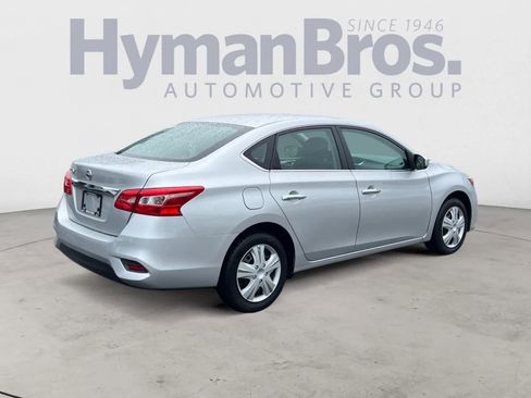 Used 2018 Nissan Sentra S FWD image 3