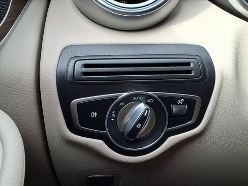 Used 2022 Mercedes-Benz GLC 300 GLC 300 4MATIC image 16