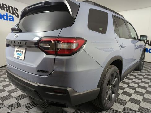 New 2026 Honda Pilot Sport image 5