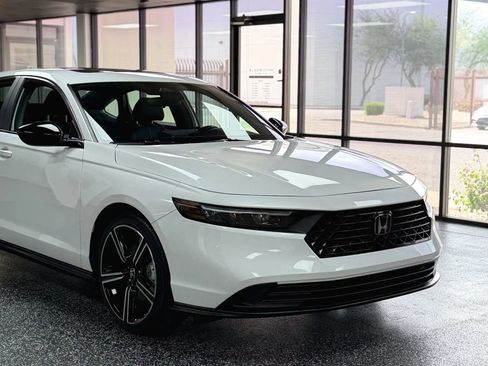 Used 2025 Honda Accord Sport image 8