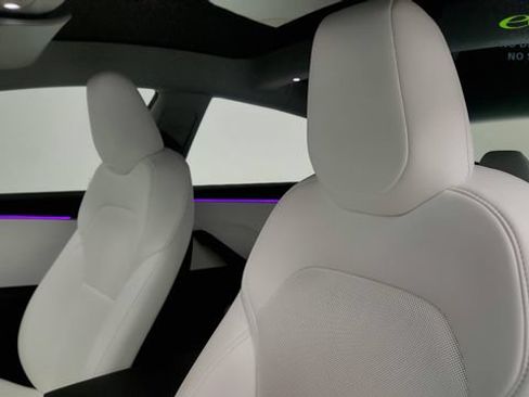 Used 2024 Tesla Model 3 Long Range RWD image 46