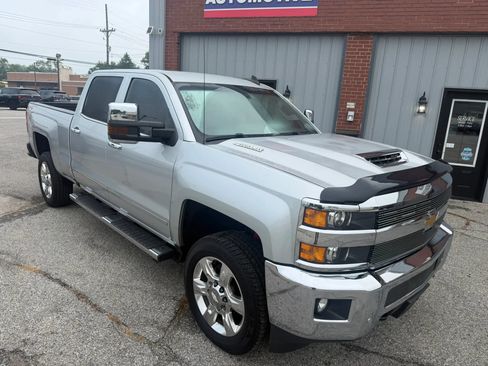 Used 2019 Chevrolet Silverado 2500 LTZ w/ Duramax Plus Package AWD/4WD image 2