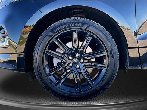 Used 2023 Ford Edge ST-Line w/ Class II Trailer Tow Package AWD/4WD image 10