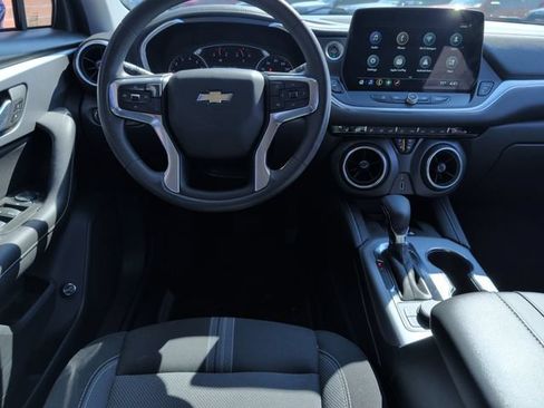 Used 2023 Chevrolet Blazer LT w/ Convenience Package FWD image 2