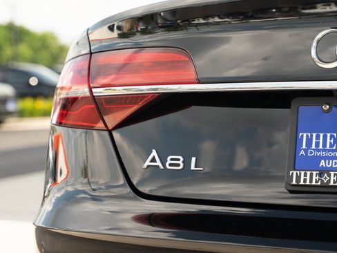 Used 2017 Audi A8 L 4.0T w/ Driver Assistance Package AWD/4WD image 31