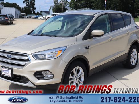 Used 2017 Ford Escape SE FWD image 1