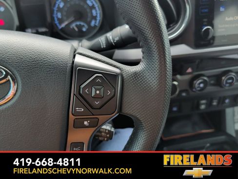 Used 2018 Toyota Tacoma TRD Sport image 31