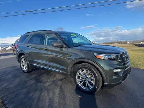Used 2022 Ford Explorer XLT w/ Equipment Group 202A AWD/4WD image 6