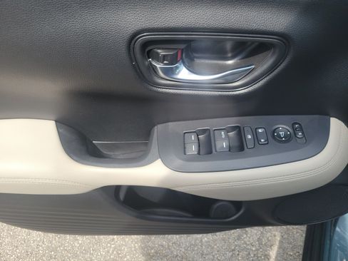 Used 2024 Honda HR-V LX image 12