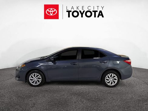 Used 2018 Toyota Corolla LE image 3