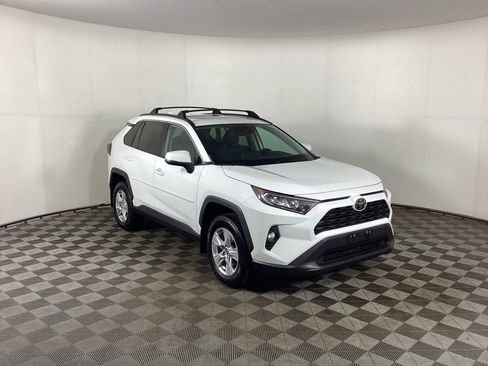 Used 2020 Toyota RAV4 XLE w/ Convenience Package AWD/4WD image 1