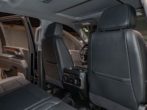 Used 2025 GMC Sierra 3500 Denali w/ Denali Reserve Package image 29