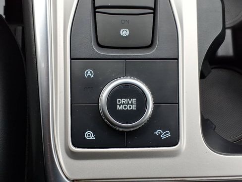 Used 2021 Ford Explorer XLT w/ Equipment Group 202A AWD/4WD image 21