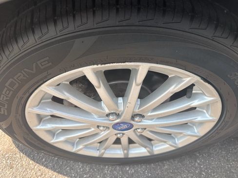 Used 2013 Ford C-MAX SEL image 11