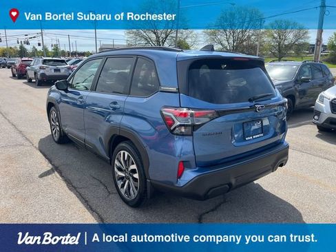 Used 2025 Subaru Forester Touring AWD/4WD image 3