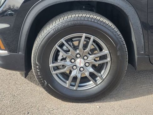 Used 2025 GMC Acadia Elevation FWD image 13