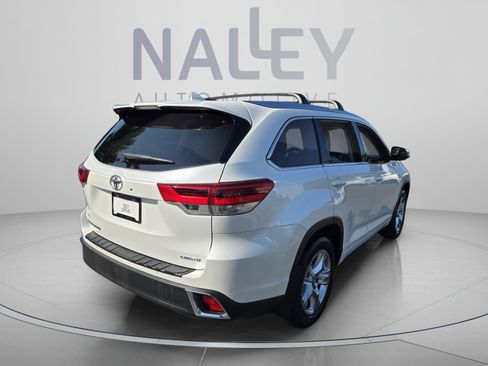 Used 2017 Toyota Highlander Limited FWD image 5