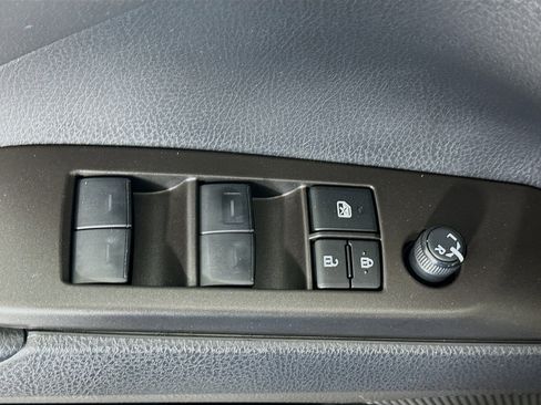 Used 2023 Toyota Camry SE image 15