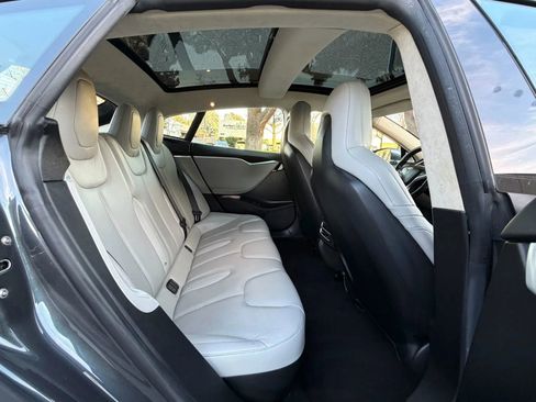 Used 2015 Tesla Model S 85 image 15