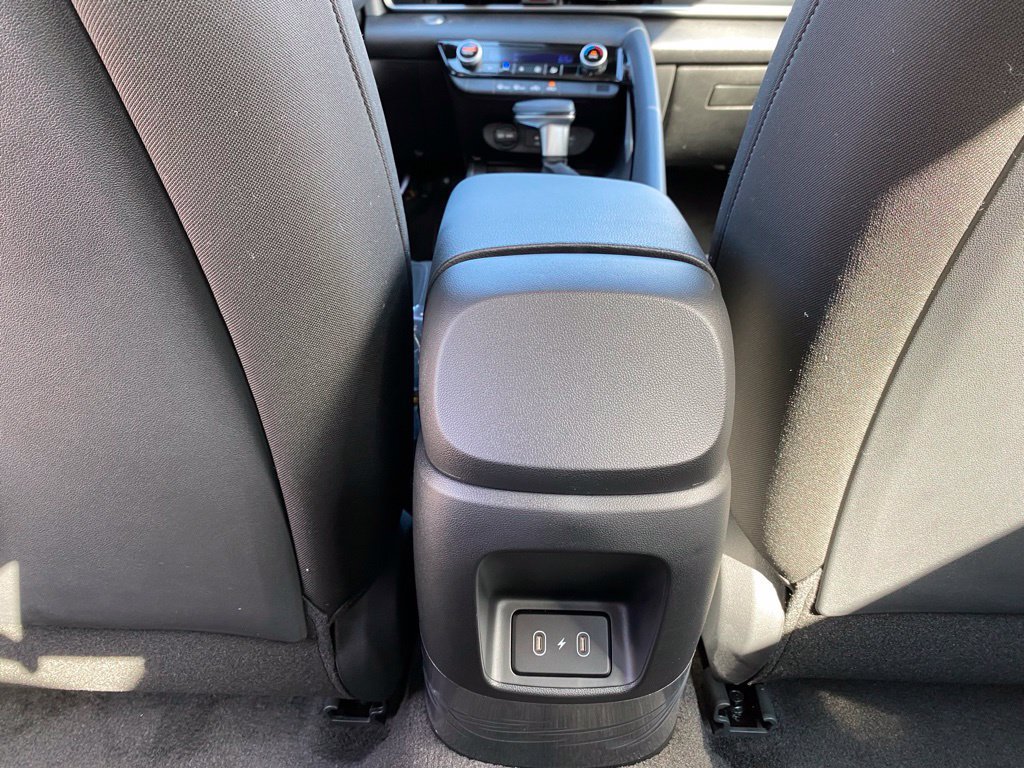 New 2026 Hyundai Elantra Hybrid FWD image 28