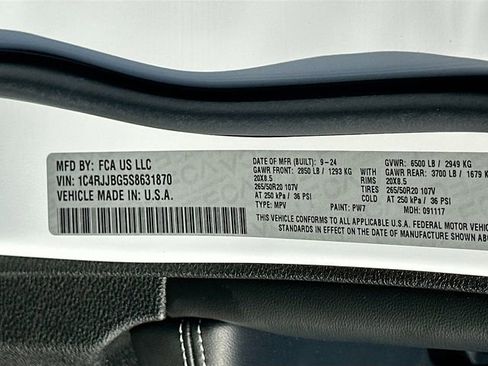 Used 2025 Jeep Grand Cherokee L Limited w/ Black Appearance Package image 33