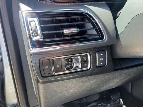 Used 2023 Lincoln Navigator L Black Label AWD/4WD image 39