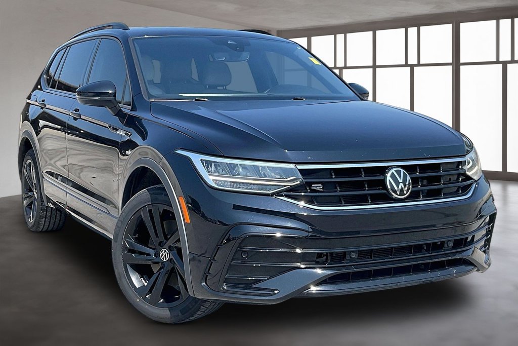 Used 2023 Volkswagen Tiguan SE R-Line FWD image 3