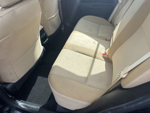 Used 2018 Toyota Corolla LE w/ Carpet Mat Package (TMS) FWD image 11