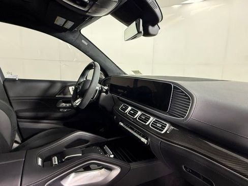 Used 2025 Mercedes-Benz GLS 63 AMG 4MATIC image 35