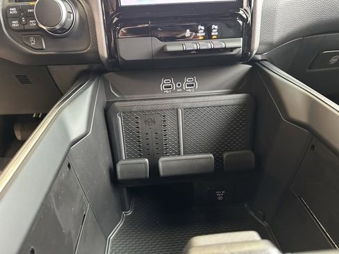 New 2026 RAM 1500 4x4 Crew Cab image 31