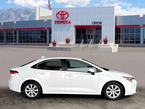 Used 2023 Toyota Corolla LE image 5