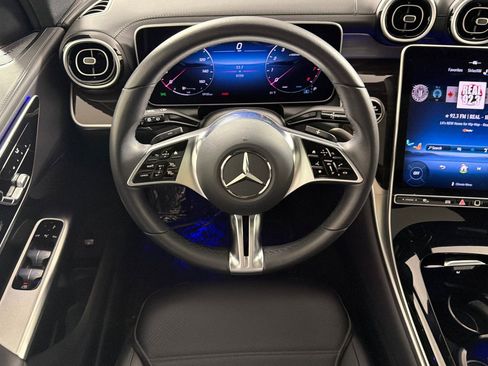 Used 2025 Mercedes-Benz GLC 300 4MATIC image 13