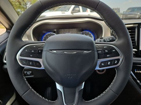 New 2027 Chrysler Pacifica Select FWD image 30