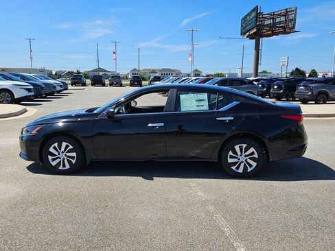 Used 2025 Nissan Altima 2.5 S FWD image 4