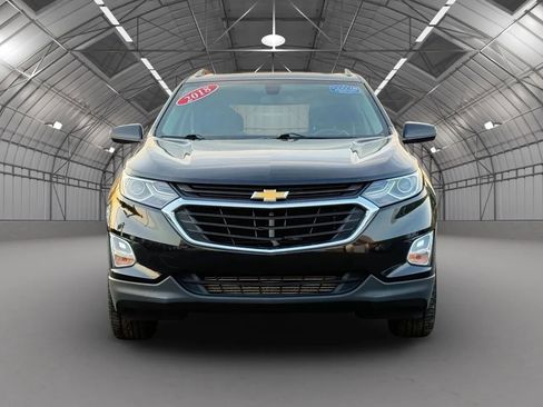Used 2018 Chevrolet Equinox LT w/ Sun & Infotainment Package image 2