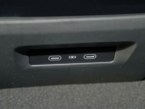 New 2026 Porsche Macan 4 Electric AWD/4WD image 36