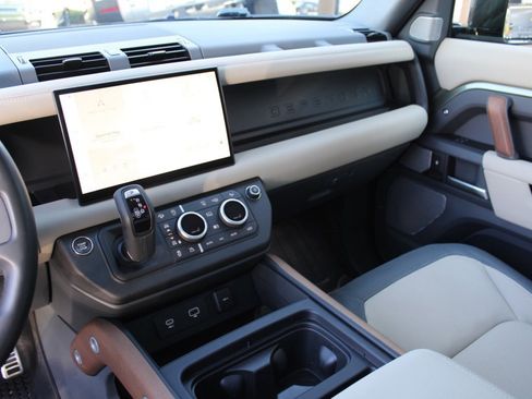 Used 2024 Land Rover Defender 130 X image 21
